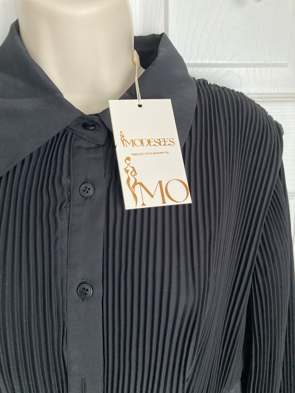 MODESEES Black Long-Sleeve Pleated Maxi Dress with Gold Button Waist Size Medium - Picture 6 of 10